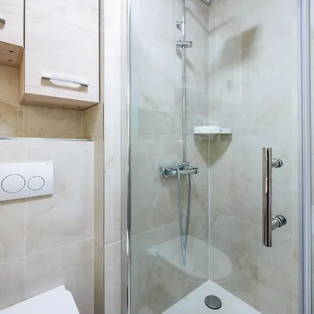 Apartment Lovely In With Wifi Pula